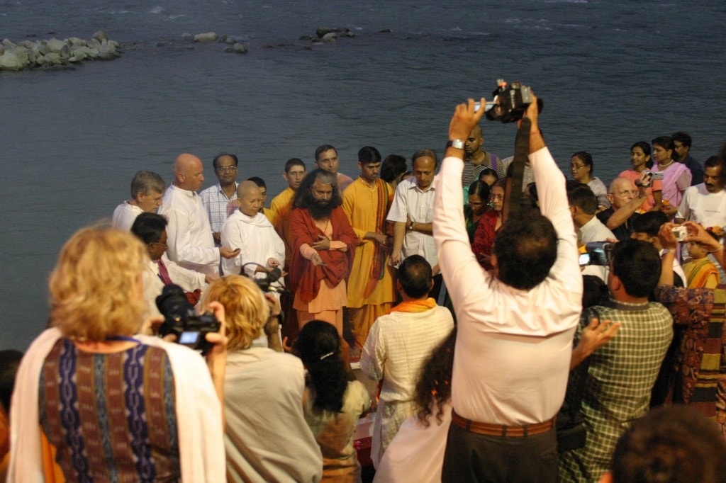 Rishikesh - Aarti am Ganges mit Swami